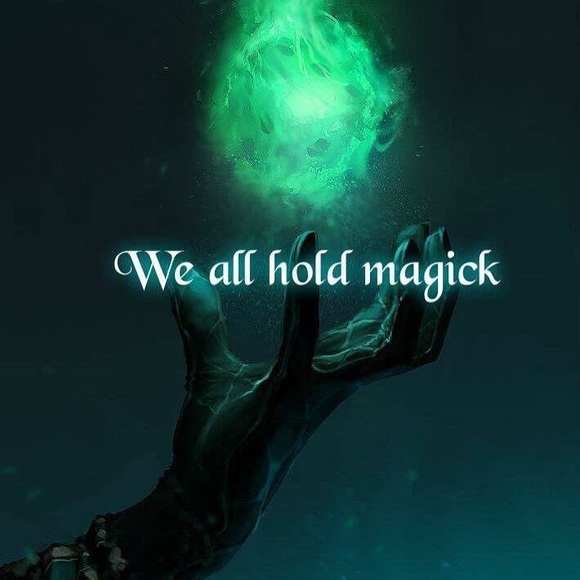 Hi✨ I’m Jacqueline 💛 aka Gatita131 😽 - Picture 2 of 8